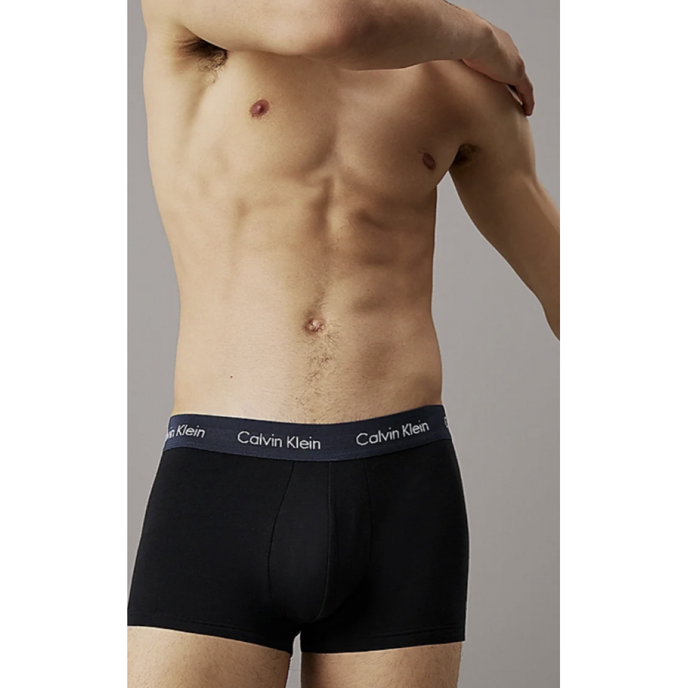 Ανδρικά Μπόξερ Calvin Klein Low Rise Trunk 0000U2664G-QRY, ΜΑΥΡΟ