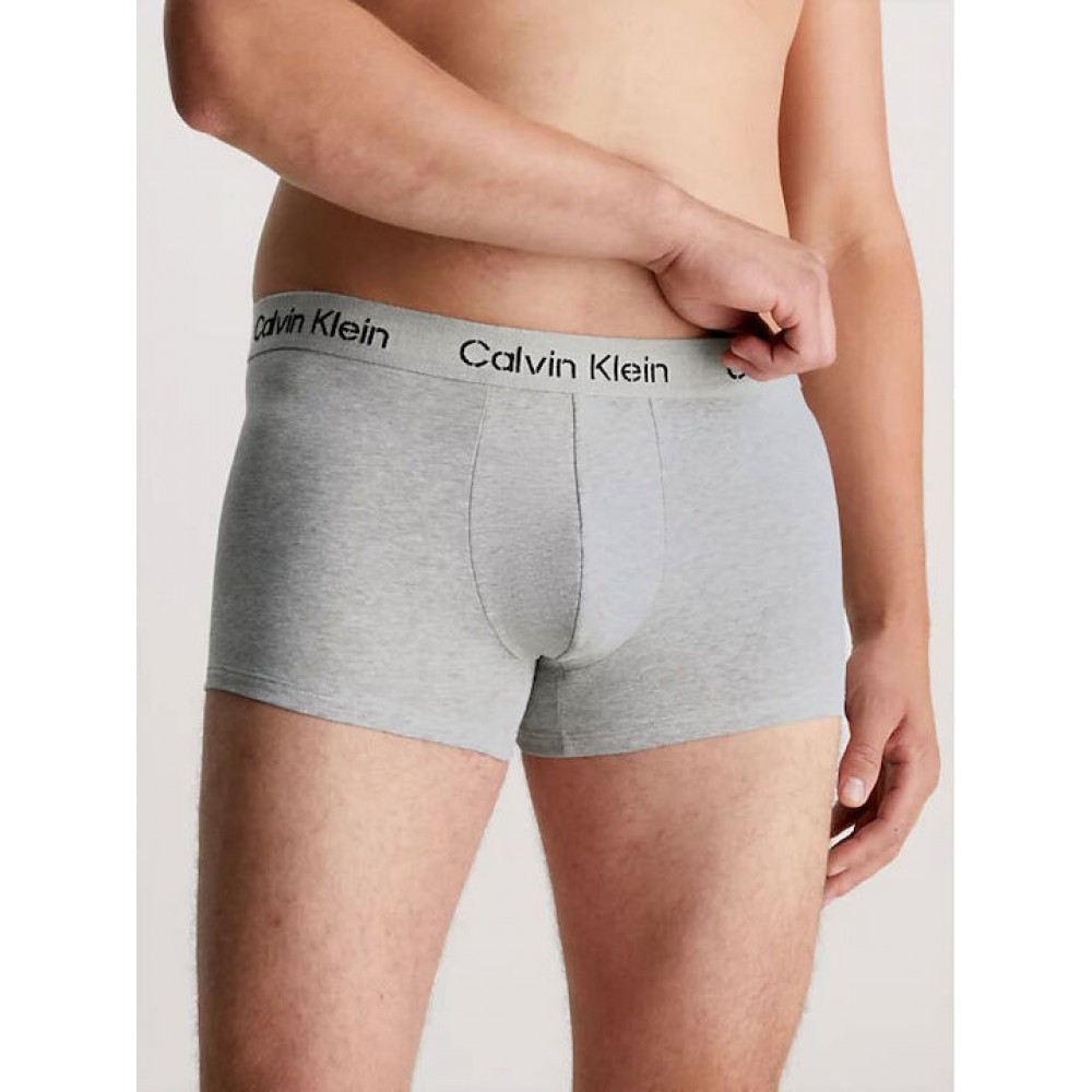 Ανδρικά Boxer Calvin Klein  Trunk 3pack 000NB3709A-KDX, ΜΑΥΡΟ-ΓΚΡΙ-ΜΠΛΕ