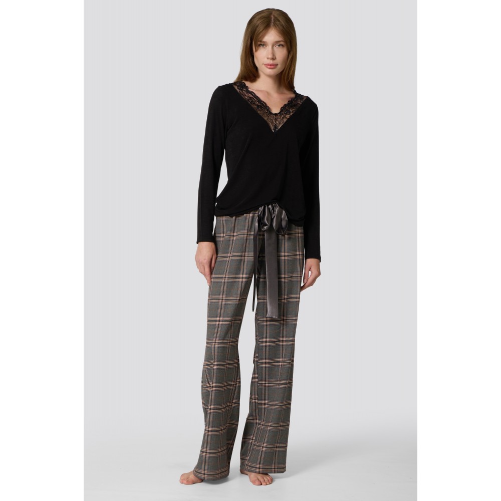 Pen-ky Lingerie 53681X6-95994X6, Γυναικείο Σετ Homewear σε συνδυασμό μαύρου και καρό παντελόνι