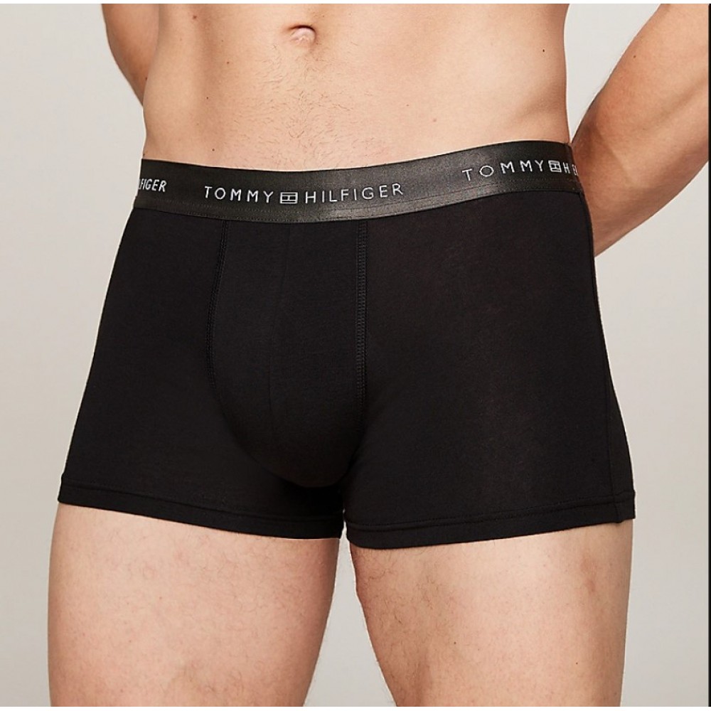 Tommy Hilfiger 3p METALLIC LOGO TRUNKS GIFT SET UM0UM03411-0UH, Σετ 3 Μπόξερ με μεταλλιζέ λογότυπο σε συσκευασία Δώρου, ΜΑΥΡΟ