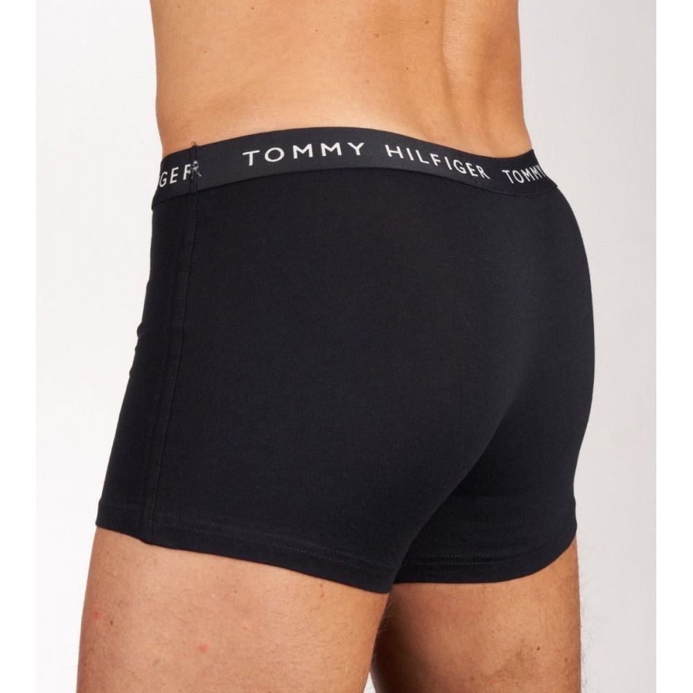 Ανδρικά Μπόξερ Tommy Hilfiger 3p Trunk UM0UM02324-0W4 σε μπλέ βάση με διαφορετικά λάστιχα